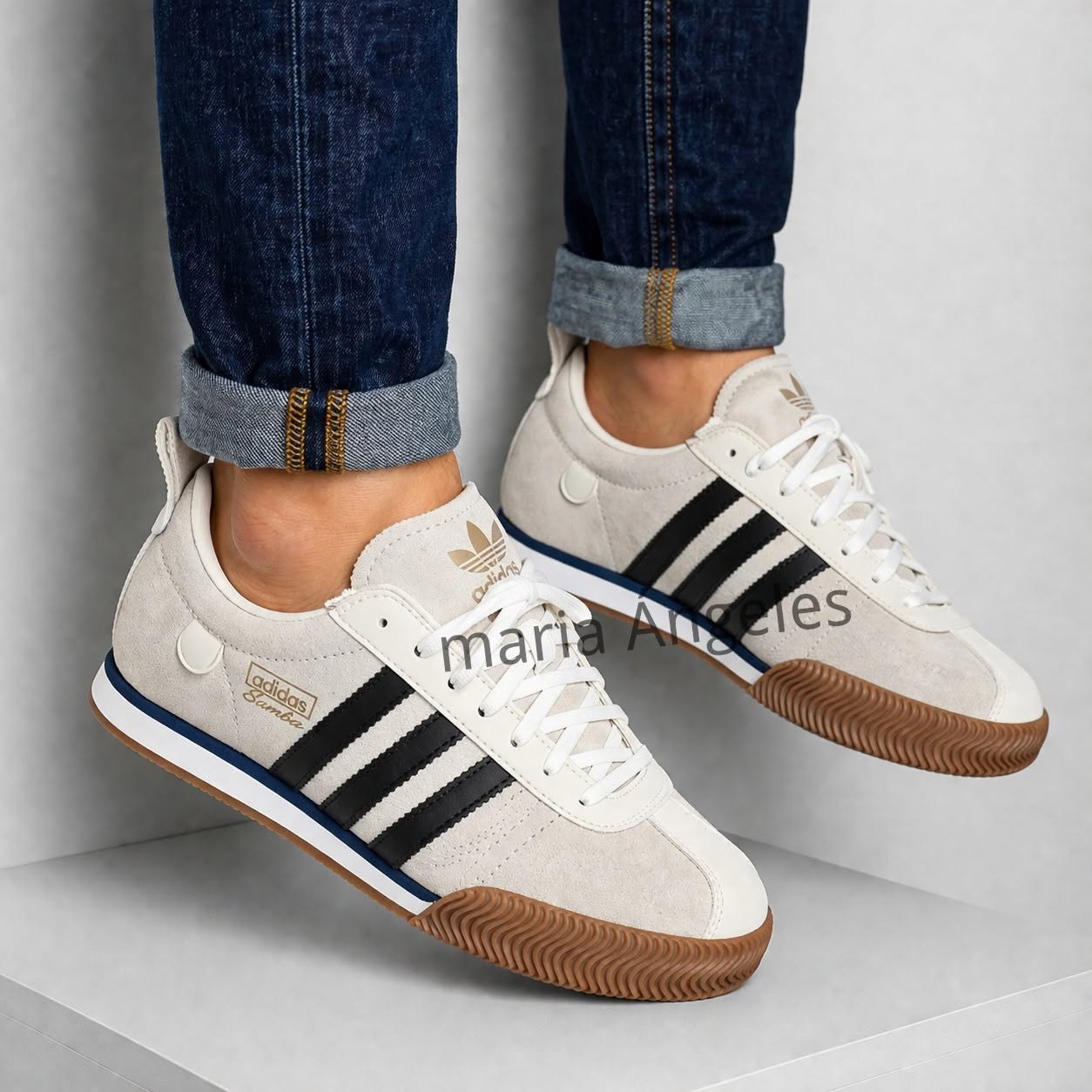 Adidas Samba 62 Branco Gelo/Preto – Elegância Clássica e Conforto Premium