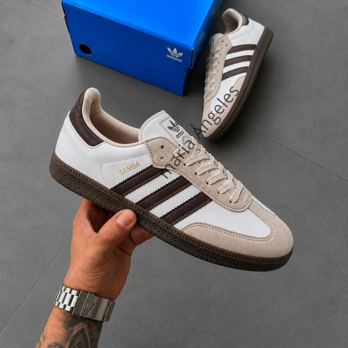 Adidas Samba Branco/Castanho Escuro – Clássico, Elegante e Versátil