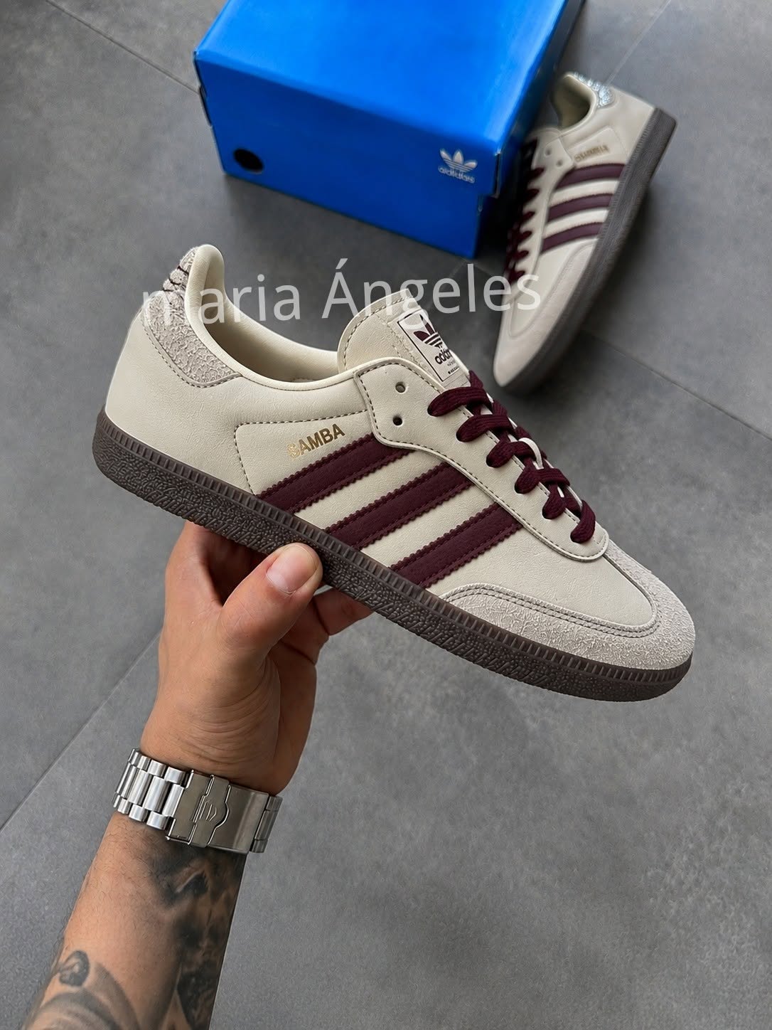 Adidas Samba Branco/Bordô – Estilo Clássico com um Toque Sofisticado